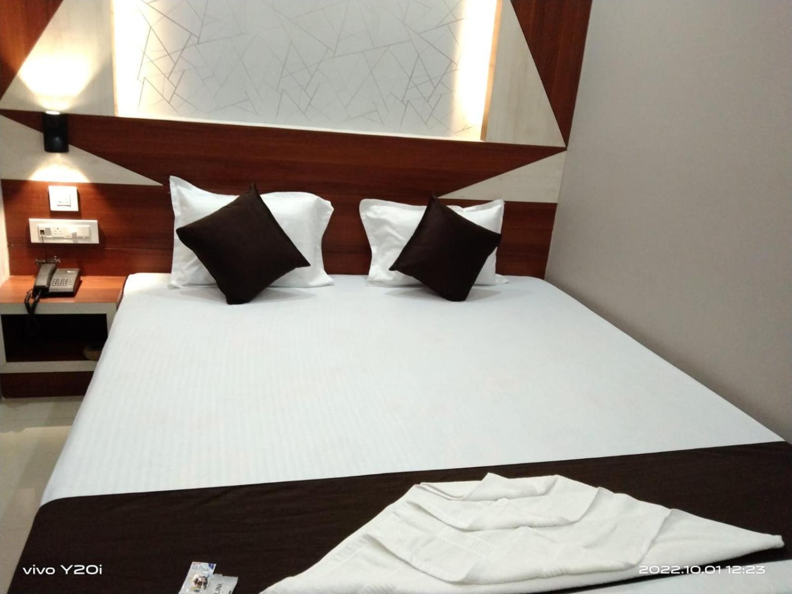 Hotel Marine Blue !! Beach Distance 50 Mts !! 디가 외부 사진
