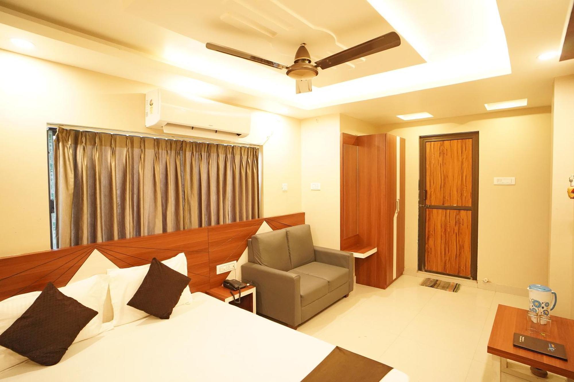 Hotel Marine Blue !! Beach Distance 50 Mts !! 디가 외부 사진