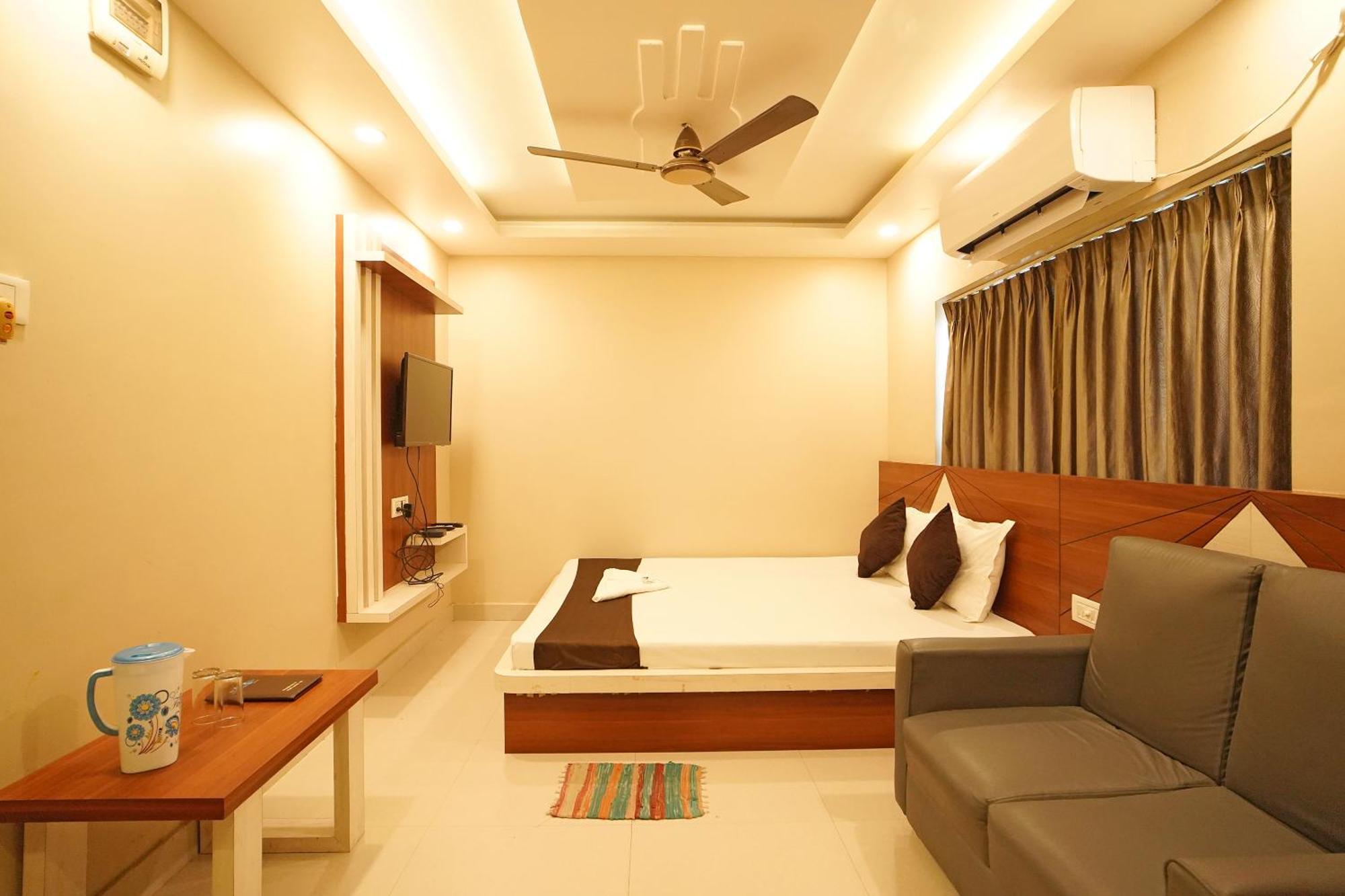 Hotel Marine Blue !! Beach Distance 50 Mts !! 디가 외부 사진