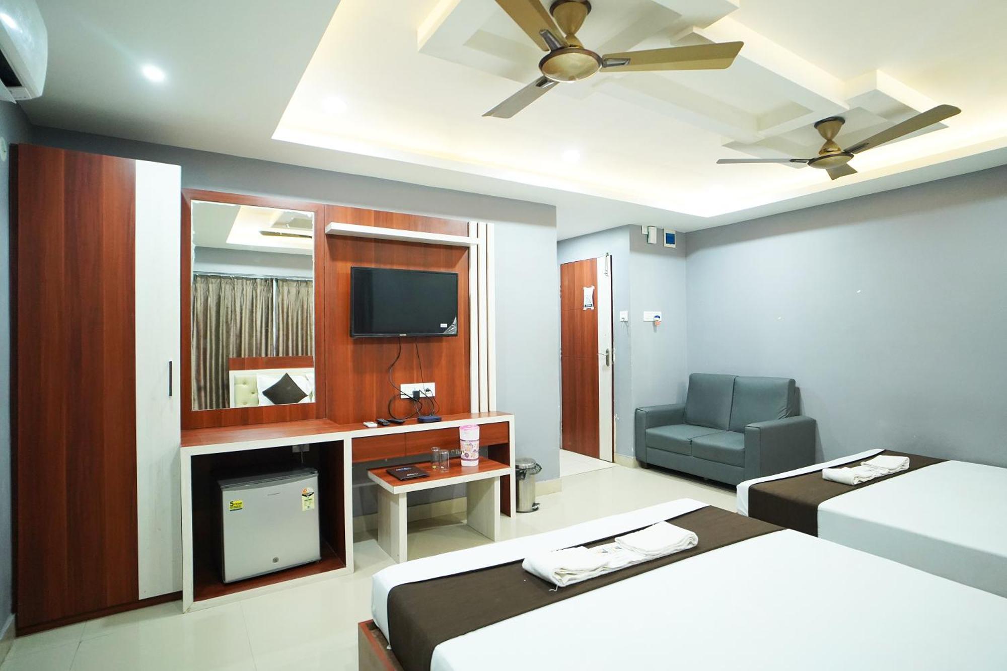 Hotel Marine Blue !! Beach Distance 50 Mts !! 디가 외부 사진
