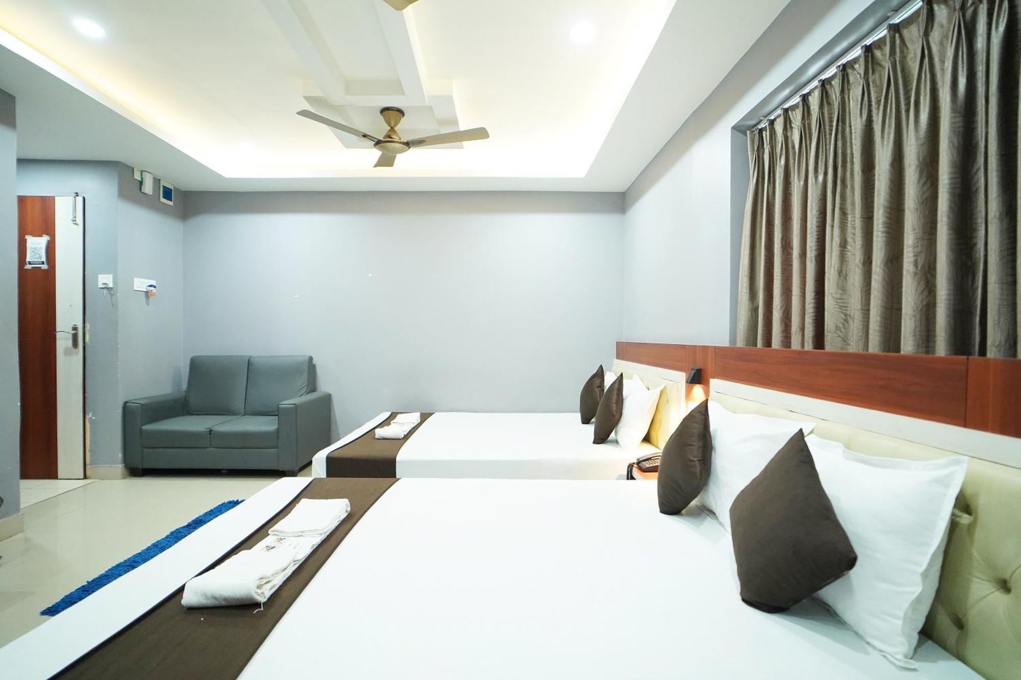 Hotel Marine Blue !! Beach Distance 50 Mts !! 디가 외부 사진