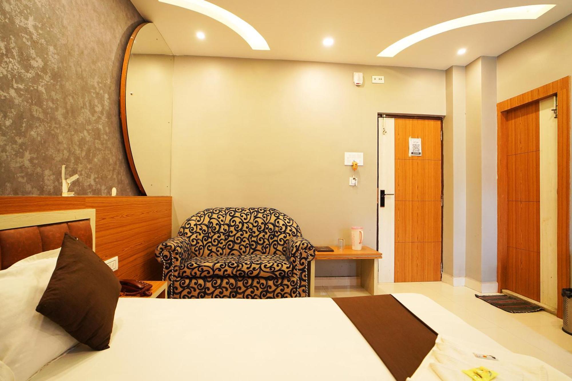 Hotel Marine Blue !! Beach Distance 50 Mts !! 디가 외부 사진